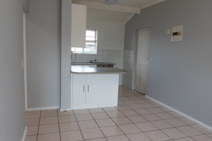 1 Bedroom Property for Sale in Oakglen Western Cape